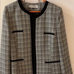 Tahari short patterned blazer